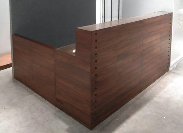 Reception Table - Zeegalleria