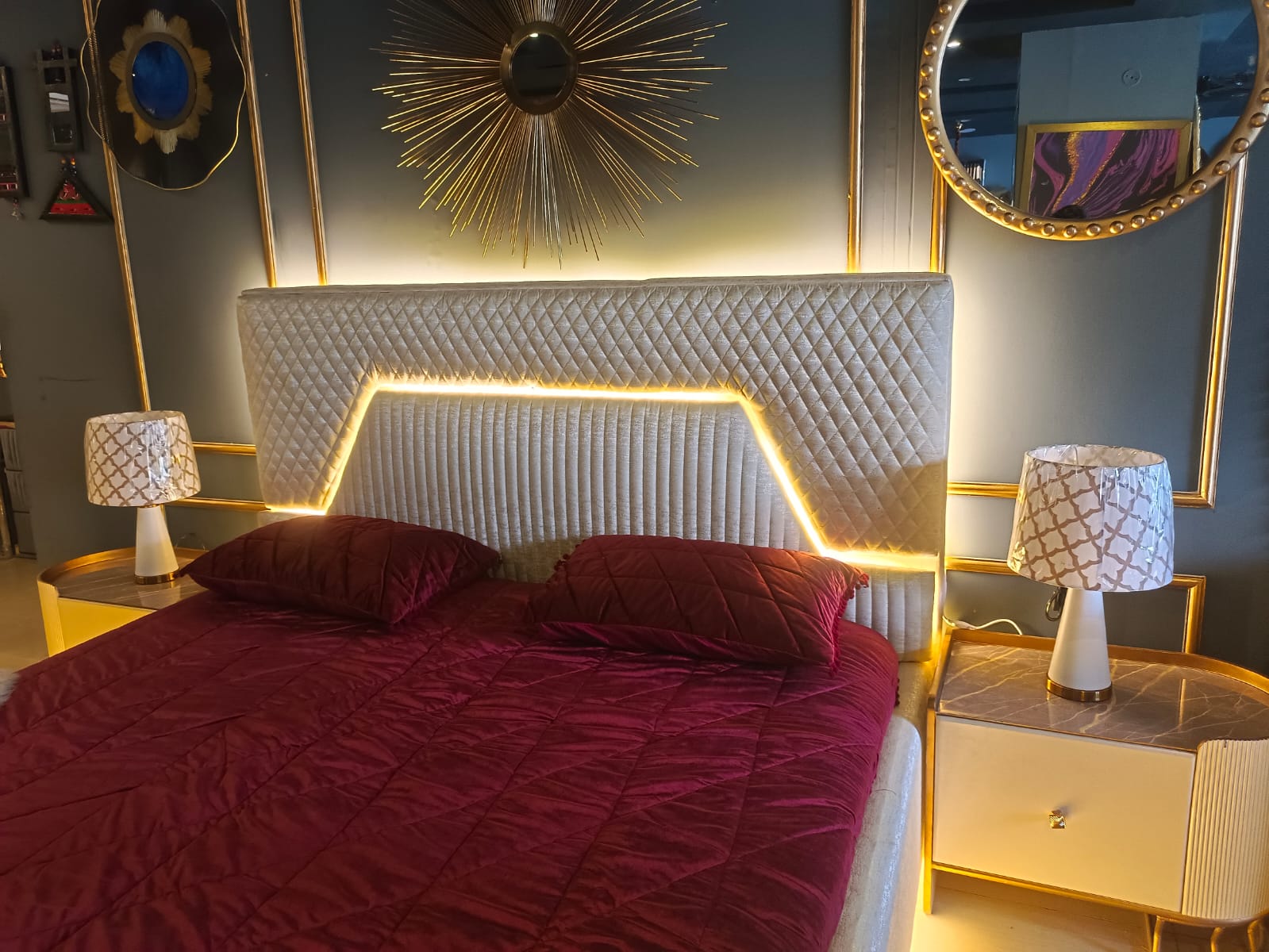 CONTEMPORARY GLOW BED