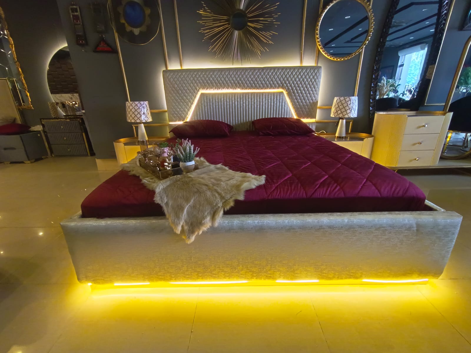 CONTEMPORARY GLOW BED